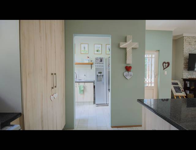 3 BEDROOM TOWNHOUSE FOR SALE IN SHELLY BEACH